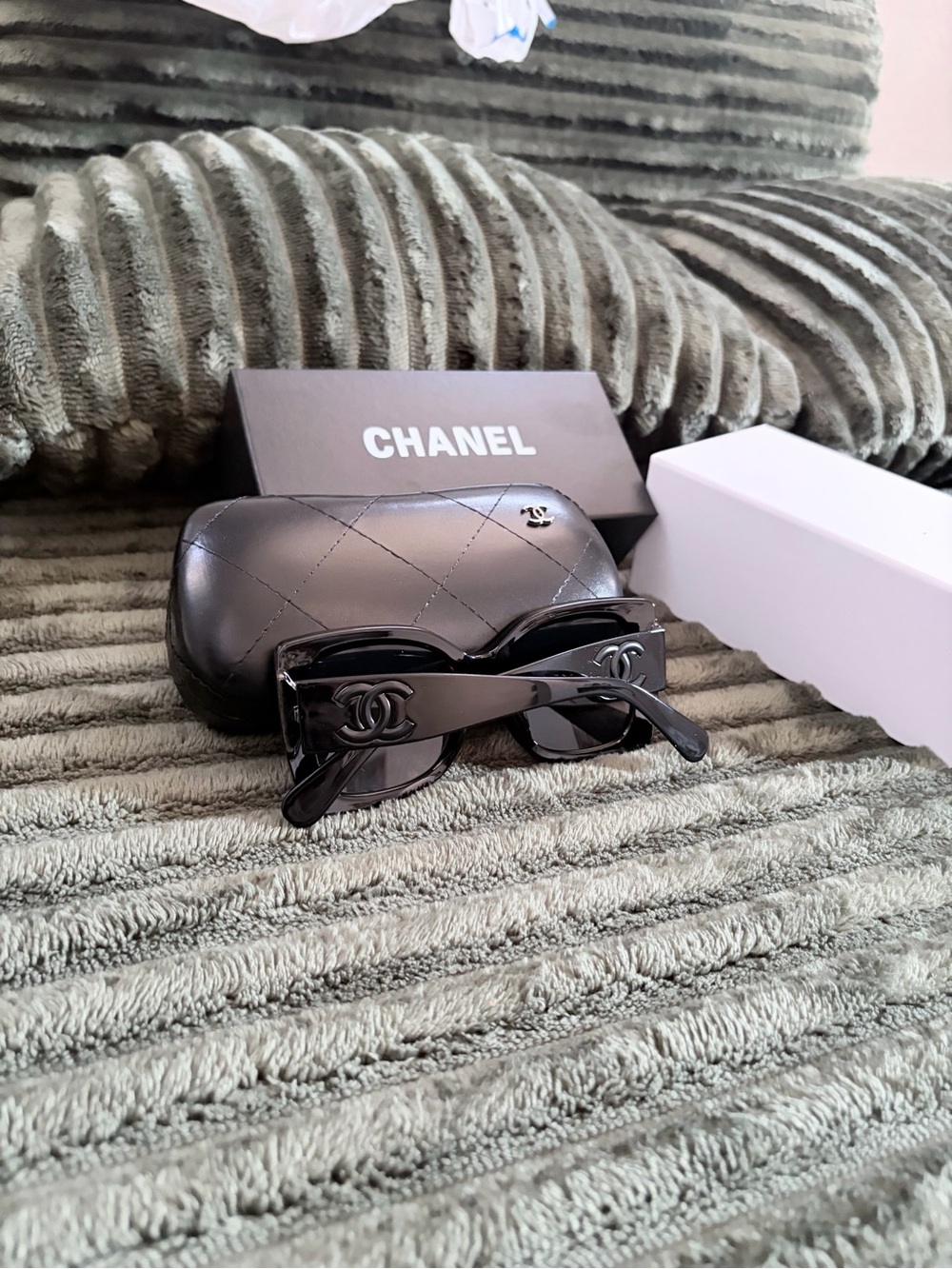CHANEL Black Cat Eye Sunglasses with double C Logo